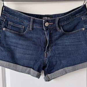 Express Women’s Size 6 Dark Blue Jean Shorts Classic Style